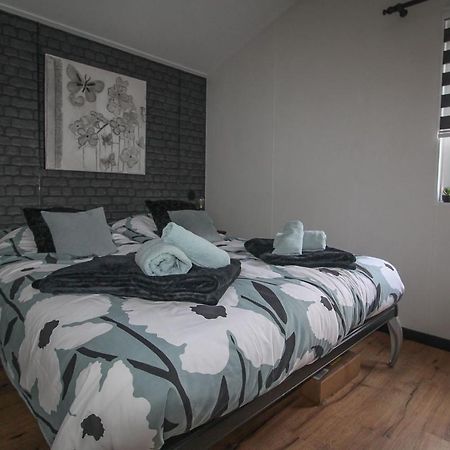 Sfeervol Chalet Op De Veluwe Putten Buitenkant foto