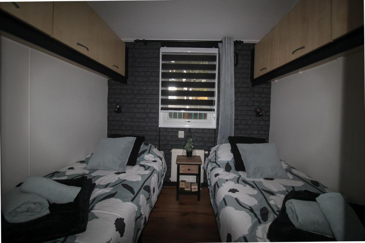 Sfeervol Chalet Op De Veluwe Putten Buitenkant foto